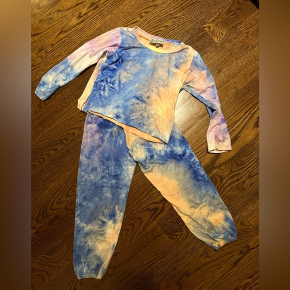 Dori Creations Girls Matching Sweatsuit set size 5/6 in tie dye - Picture 2 of 3